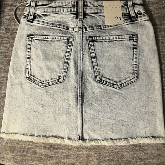 Alice + Olivia High Rise Denim Front NWT  Size 28 - Picture 5 of 11